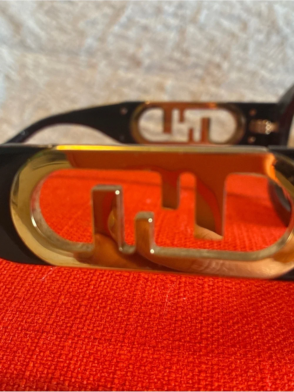 FENDI O'LOCK 40048 Tortoise Oversized Fashion FF Lock Logo Sunglasses FE40048U